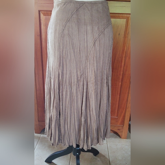 Passion Concepts skirt - Picture 4 of 4